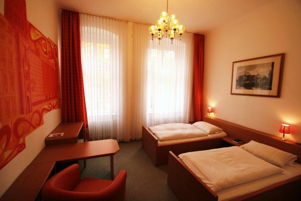 Hotel - Pension Am Schloss Bellevue Берлін Номер фото